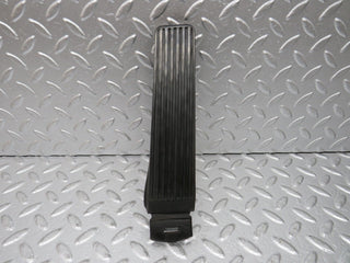 32597 Mercedes-Benz S124 300TE Wagon Accelerator Pedal With Rubber 1233010082
