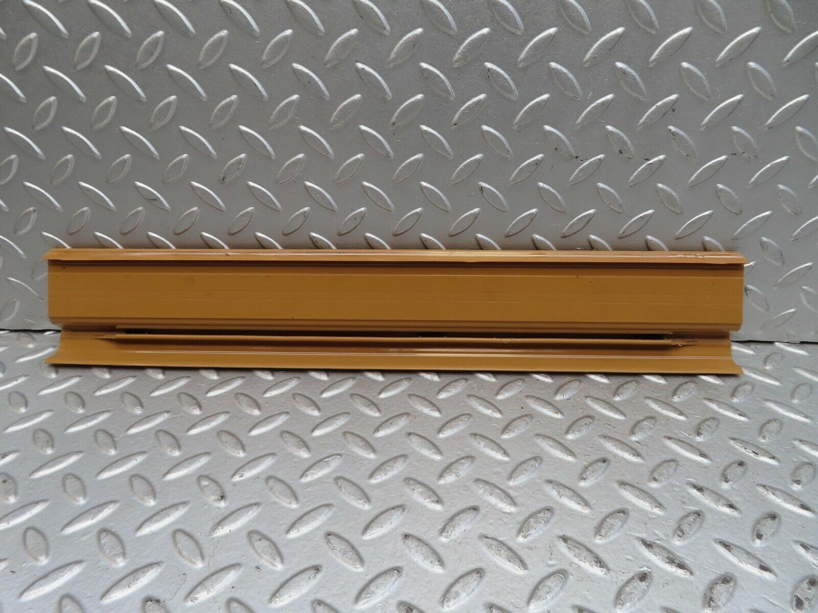 15854 Mercedes-Benz W123 280E Rear Right Door Sill Trim Beige