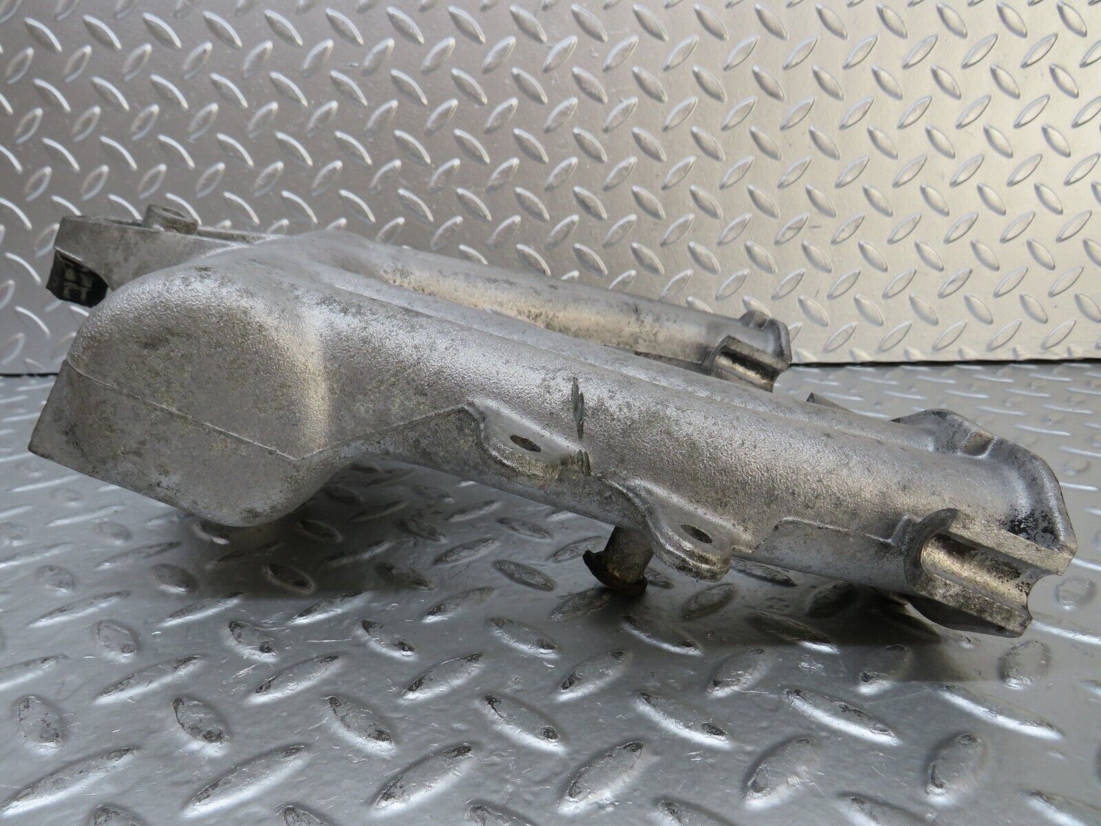 26944 Mercedes-Benz W123 240D Air Intake Manifold 6161410201