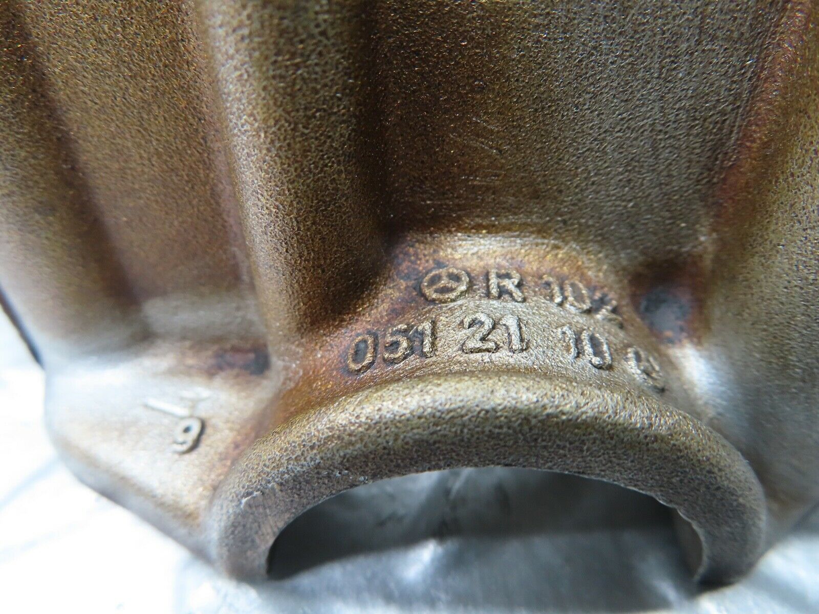 21271 Mercedes-Benz W123 230E Rocker Arms Camshaft Bearing Block 1020512110
