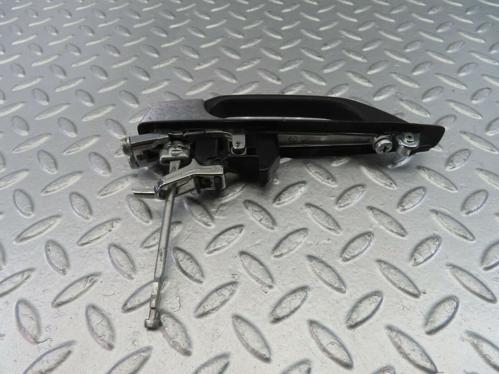 10824 Mercedes-Benz W123 230E Exterior Chrome Door Handle Front Left No Key