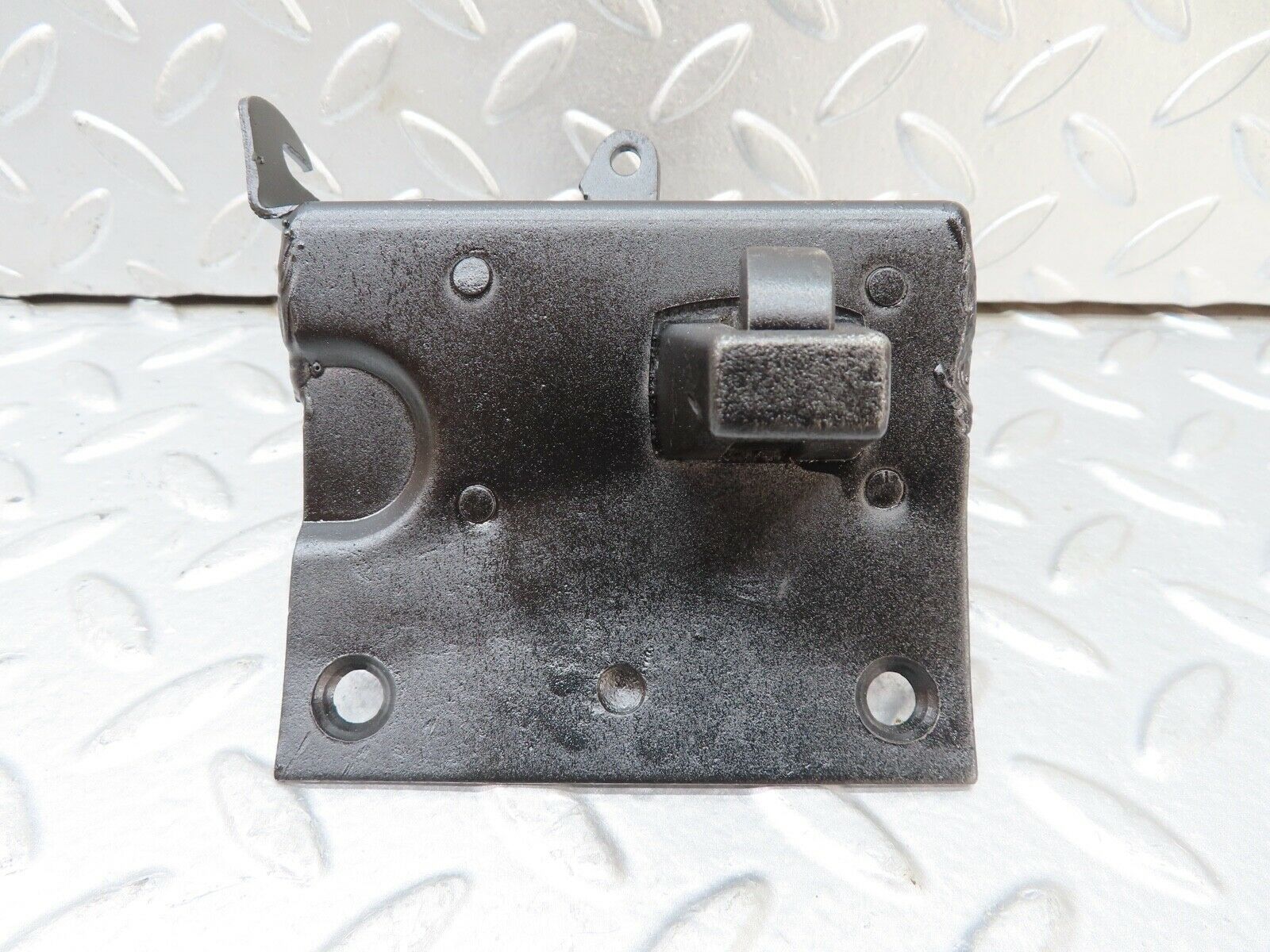 18724 Mercedes-Benz W120 W121 Ponton Bonnet Lock Lower