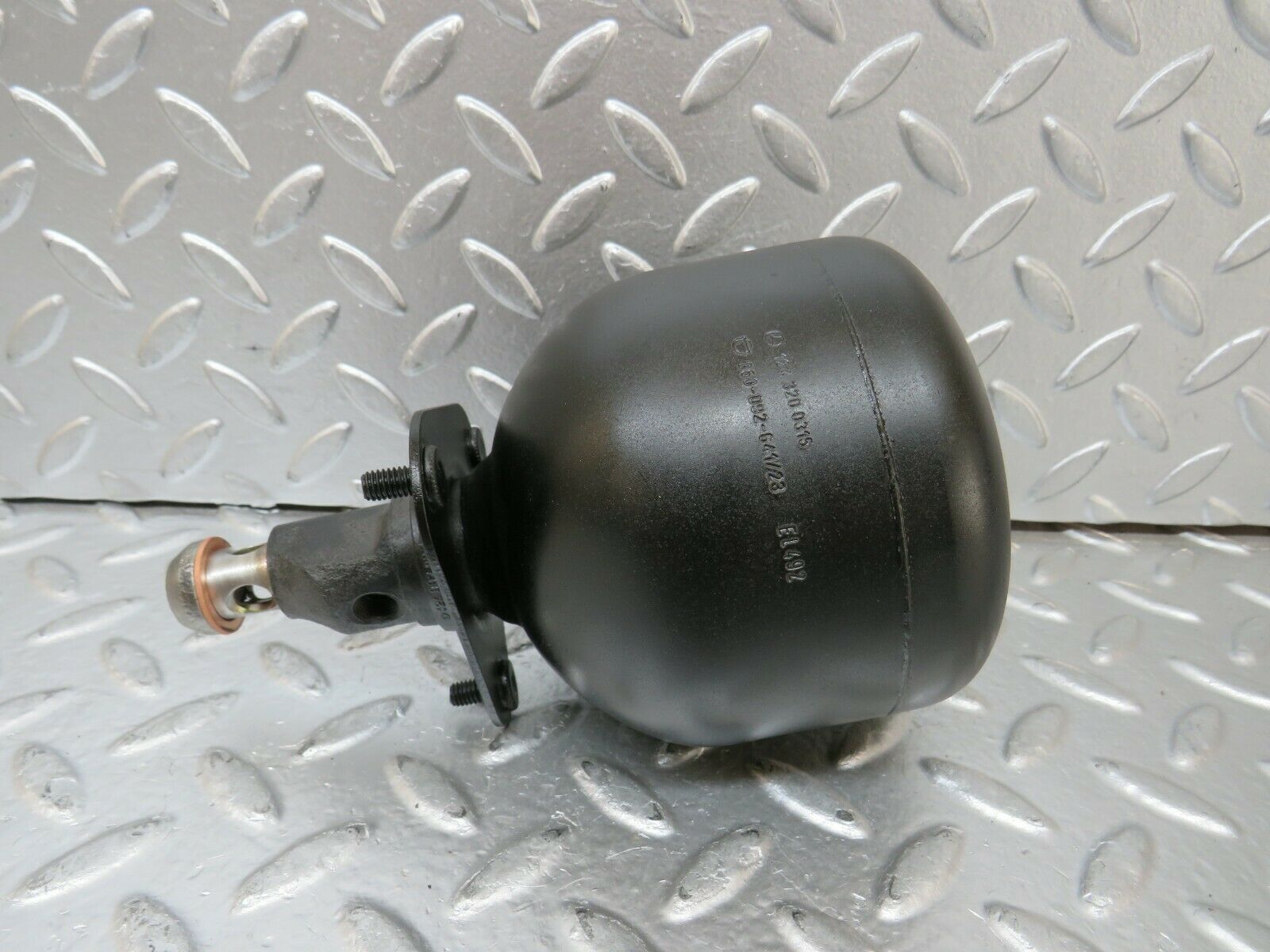 24217 Mercedes-Benz S124 220TE Wagon Rear Suspension Sphere 1243200315