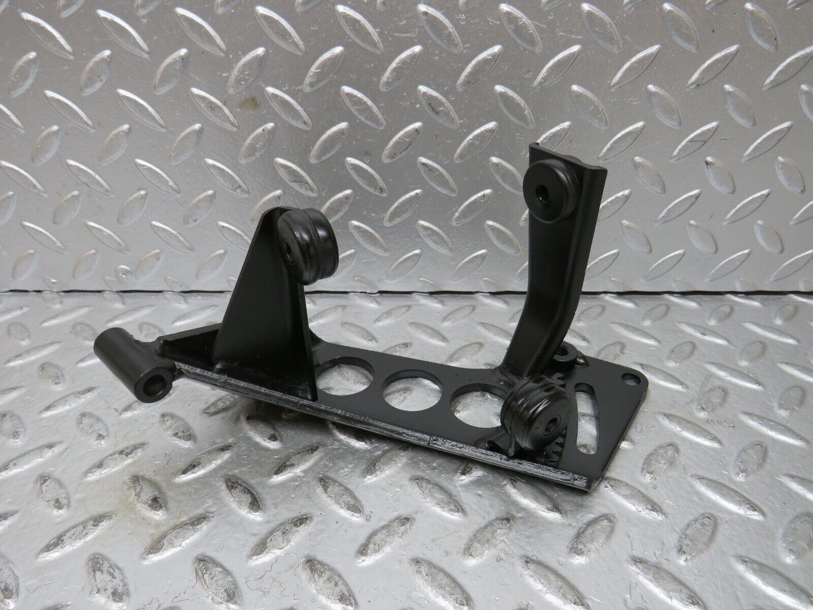 27440 Mercedes-Benz W123 280E Power Steering Pump Holder Bracket