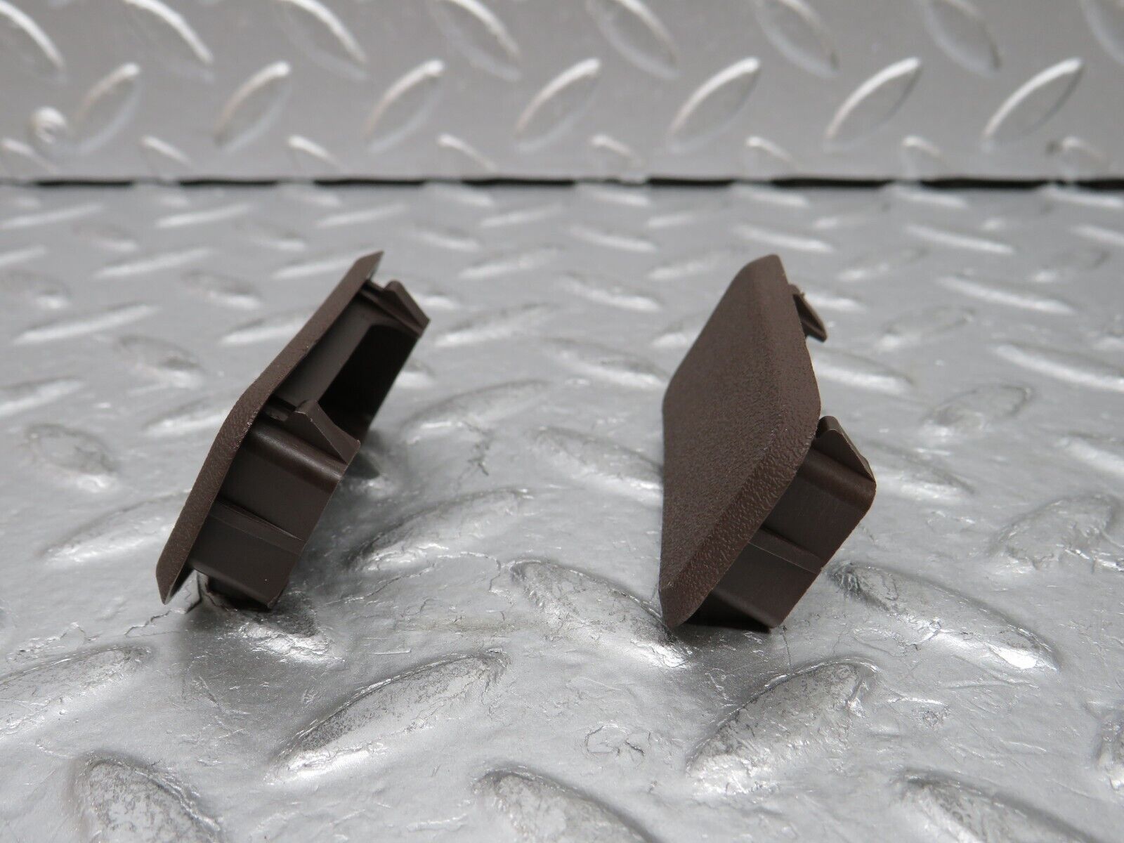 29980 Porsche 924 Tailgate Bolt Cover Brown 477867923