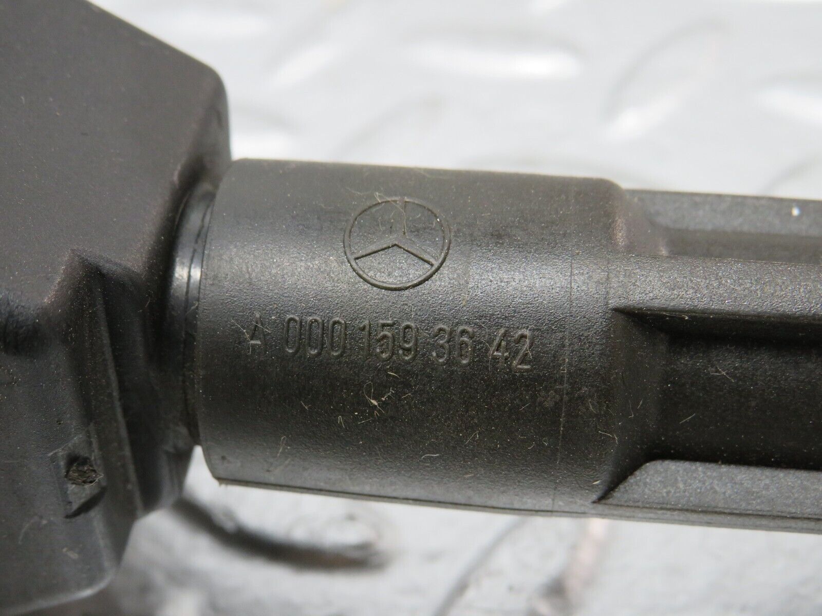 24944 Mercedes-Benz W140 S320 Ignition Coil Bosch 0001587503