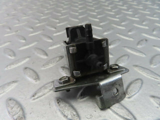 10393 Mercedes-Benz W201 190E Vacuum Control Valve Pierburg 0015407097