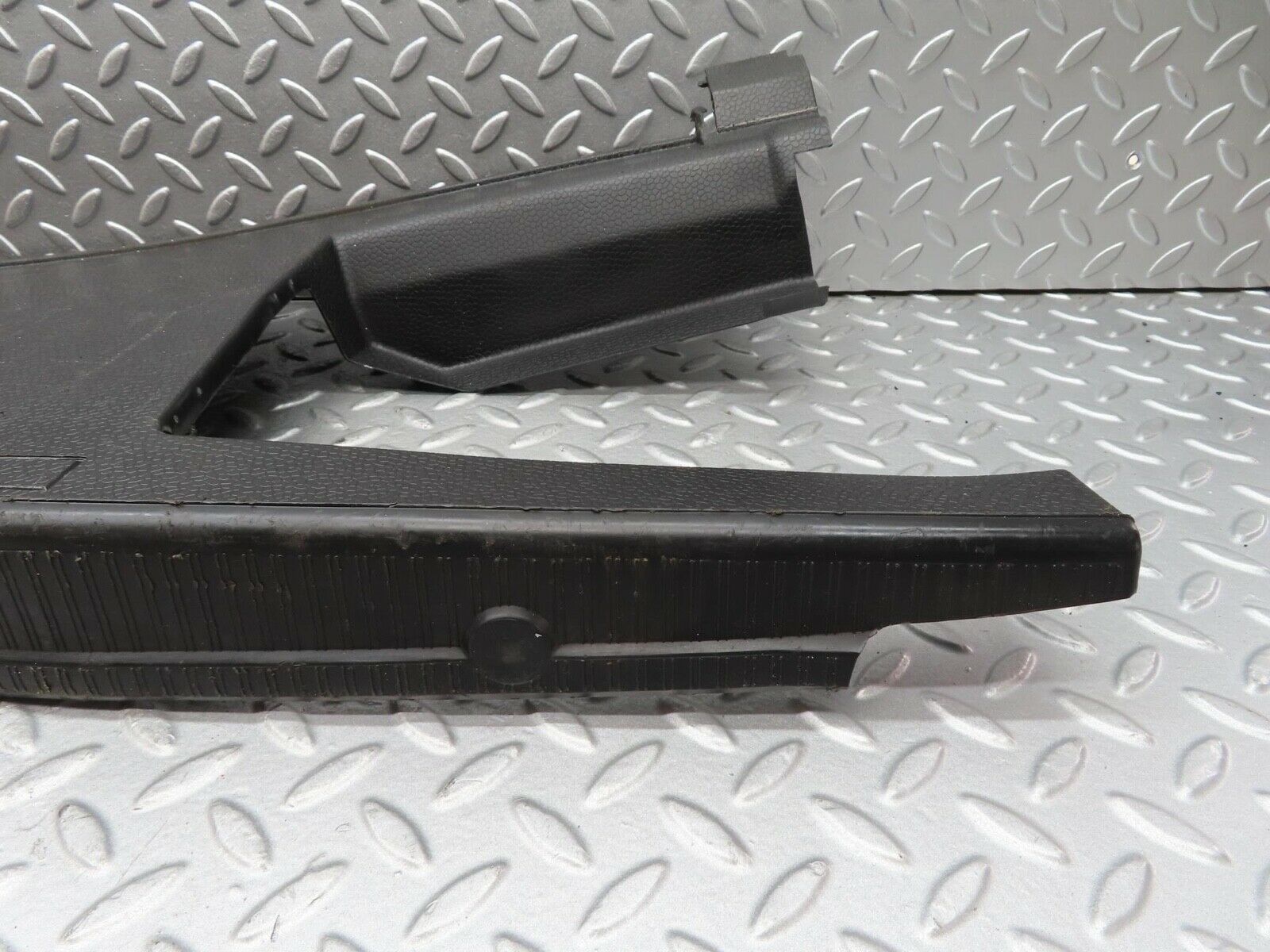 14563 Mercedes-Benz W201 190E Boot Rear Plastic Cover  2016940425