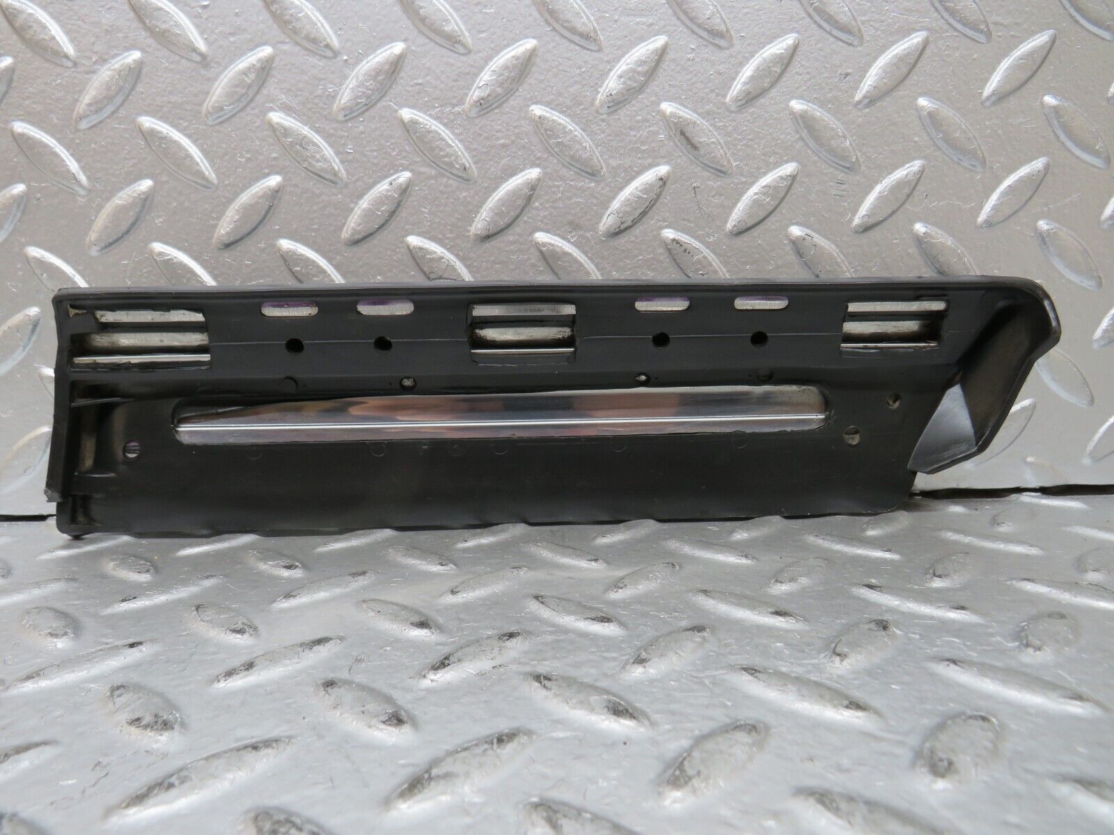 27245 Mercedes-Benz W123 280E Front Left Fender Wing Lower Moulding Trim