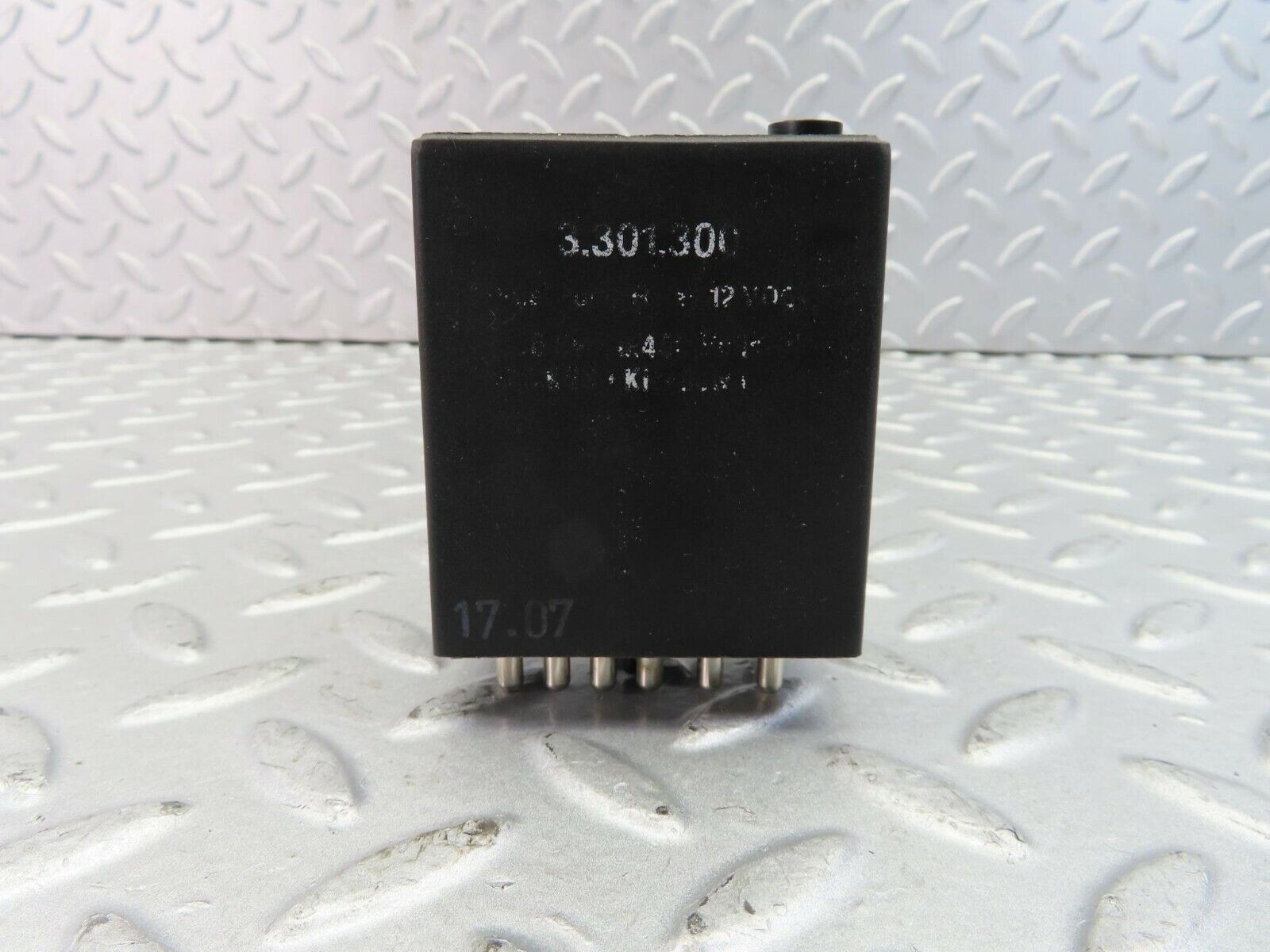 9385 Mercedes-Benz C124 300CE Coupe Fuel Pump Relay 3301300