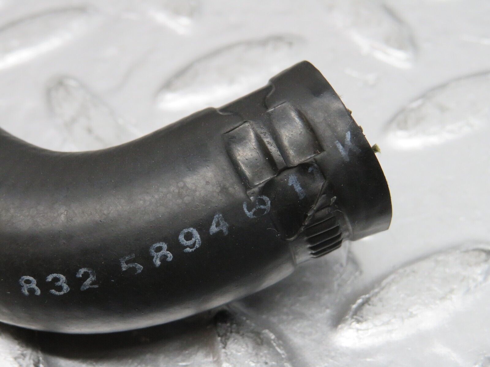 32550 Mercedes-Benz S124 300TE Wagon Water Cooling Hose 1248325894 1248326394