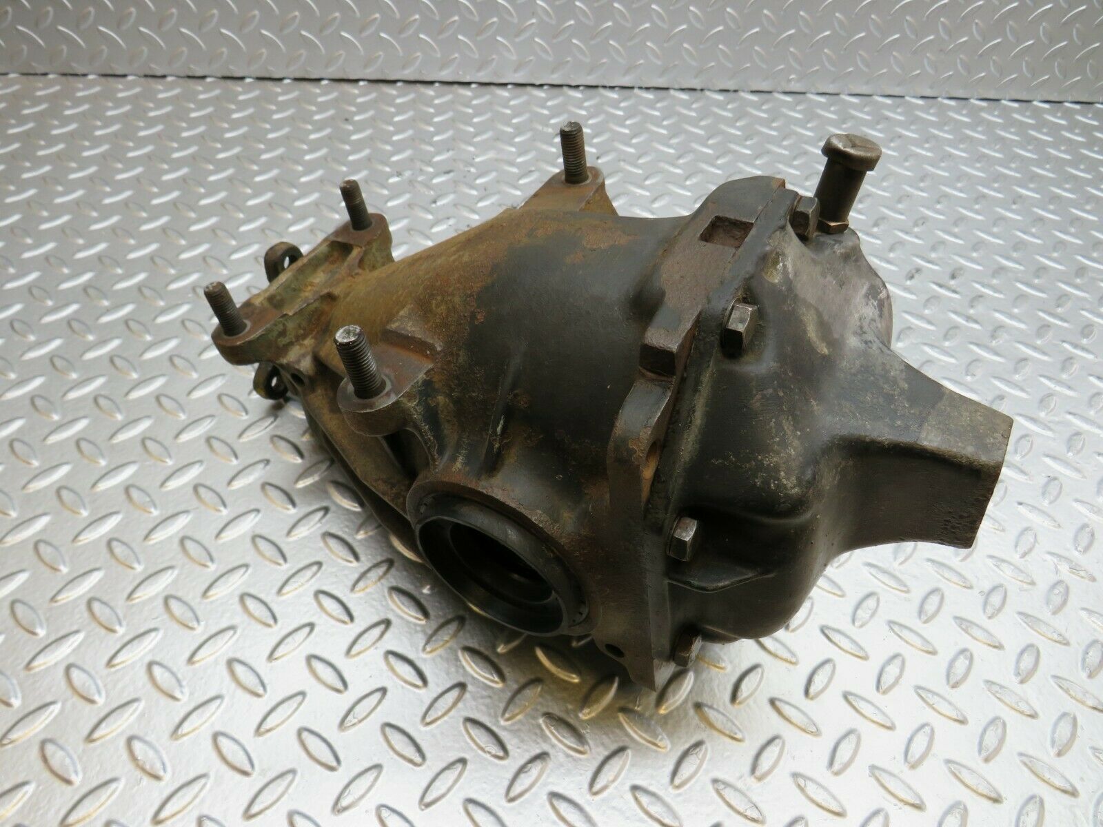 24185 Mercedes-Benz W123 280E Rear Differential Ratio 3.58 1233510101