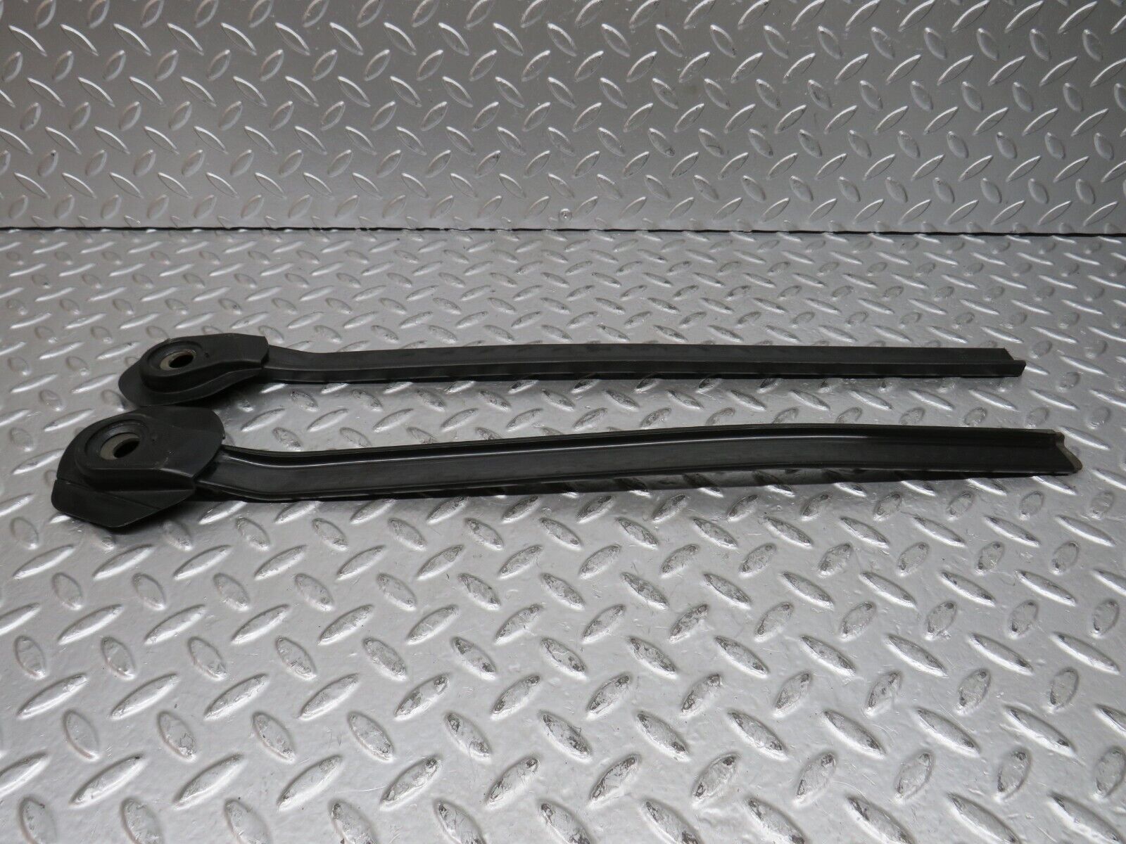 28117 Mercedes-Benz W123 280E Seat Belt Runner 1239192520 1239192620