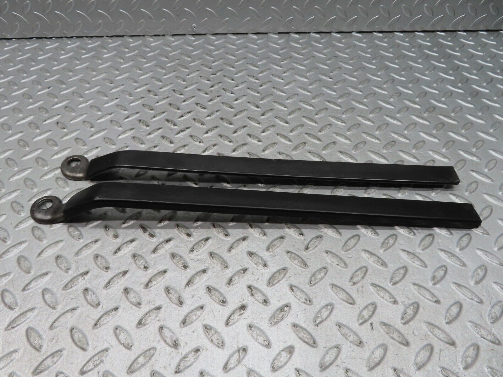 17692 Mercedes-Benz W116 450SEL Seat Belt Runner