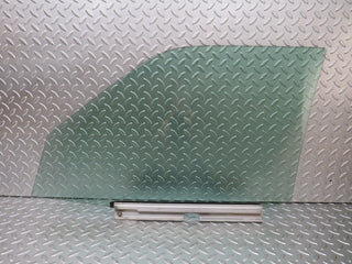 25147 Mercedes-Benz W201 190D Front Right Door Window Glass