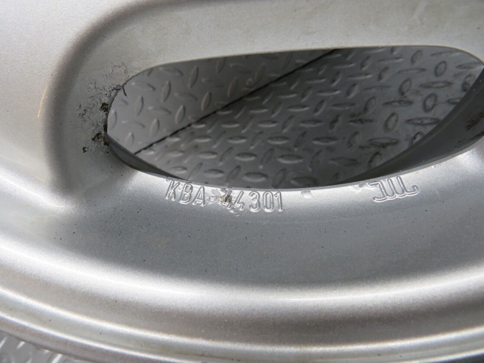 38190 Mercedes-Benz A124 Alloy Wheel 7Jx15H2 ET37 KBA44301