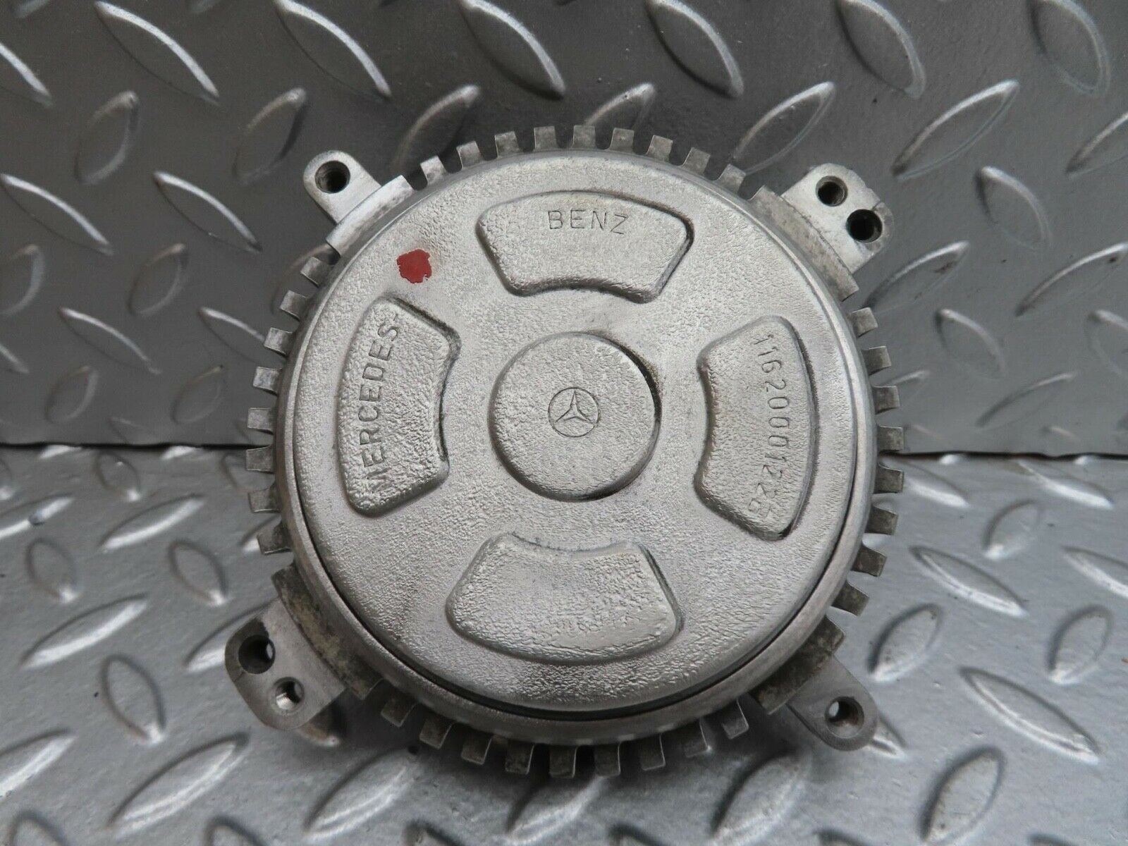 13720 Mercedes-Benz R107 450SL Engine Cooling Fan Clutch 1162000122
