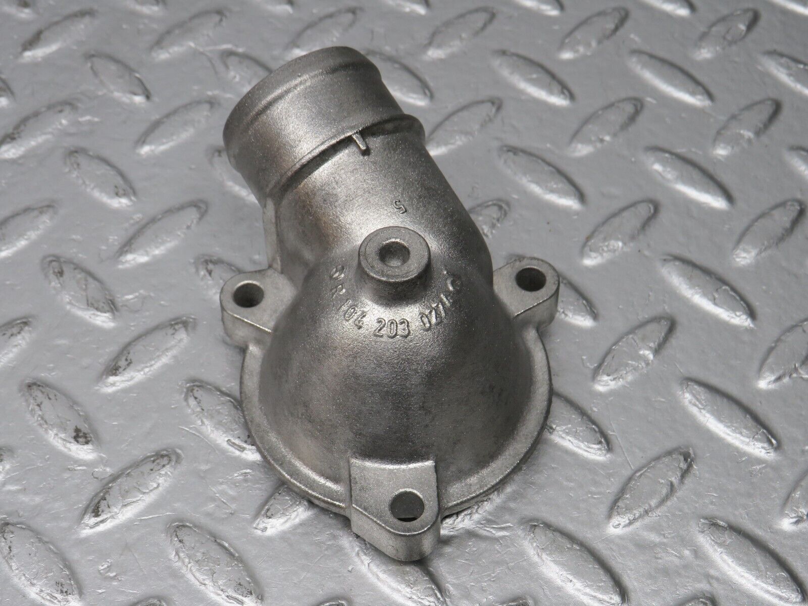39436 Mercedes-Benz R129 320SL Coupe Thermostat Housing 1042030274