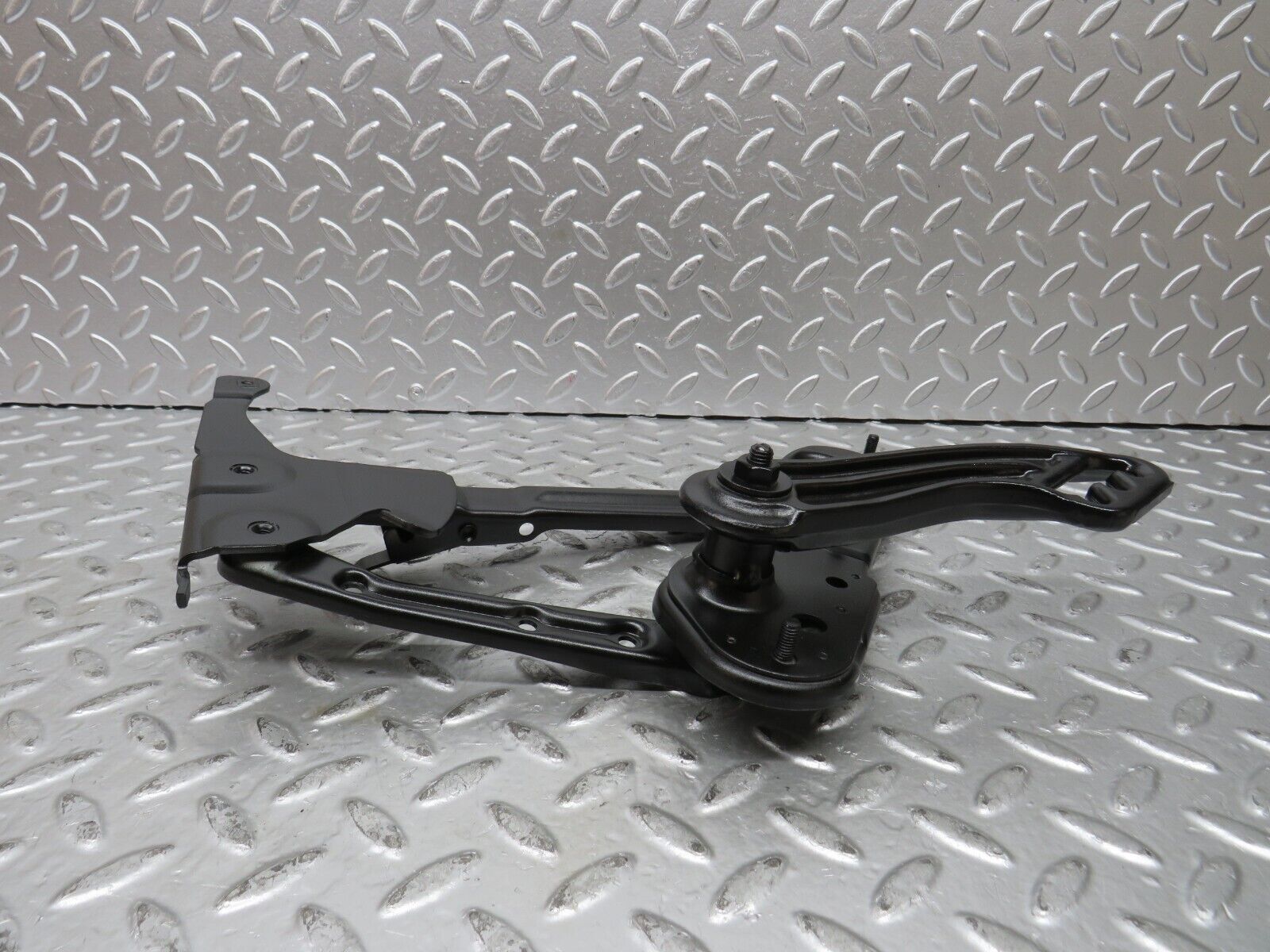 27740 Mercedes-Benz S124 300TE Wagon Bonnet Hinge Right Side 1298870274