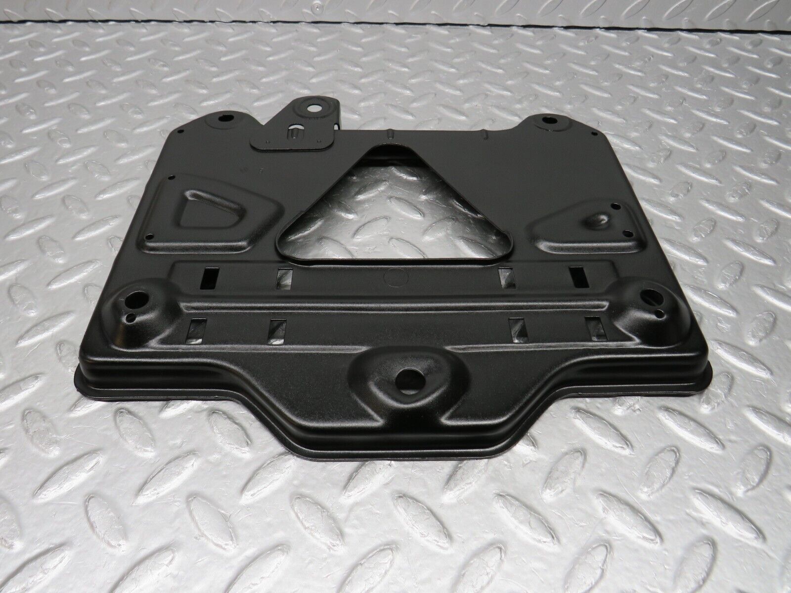 38010 Mercedes-Benz A124 320E Cabriolet Battery Tray