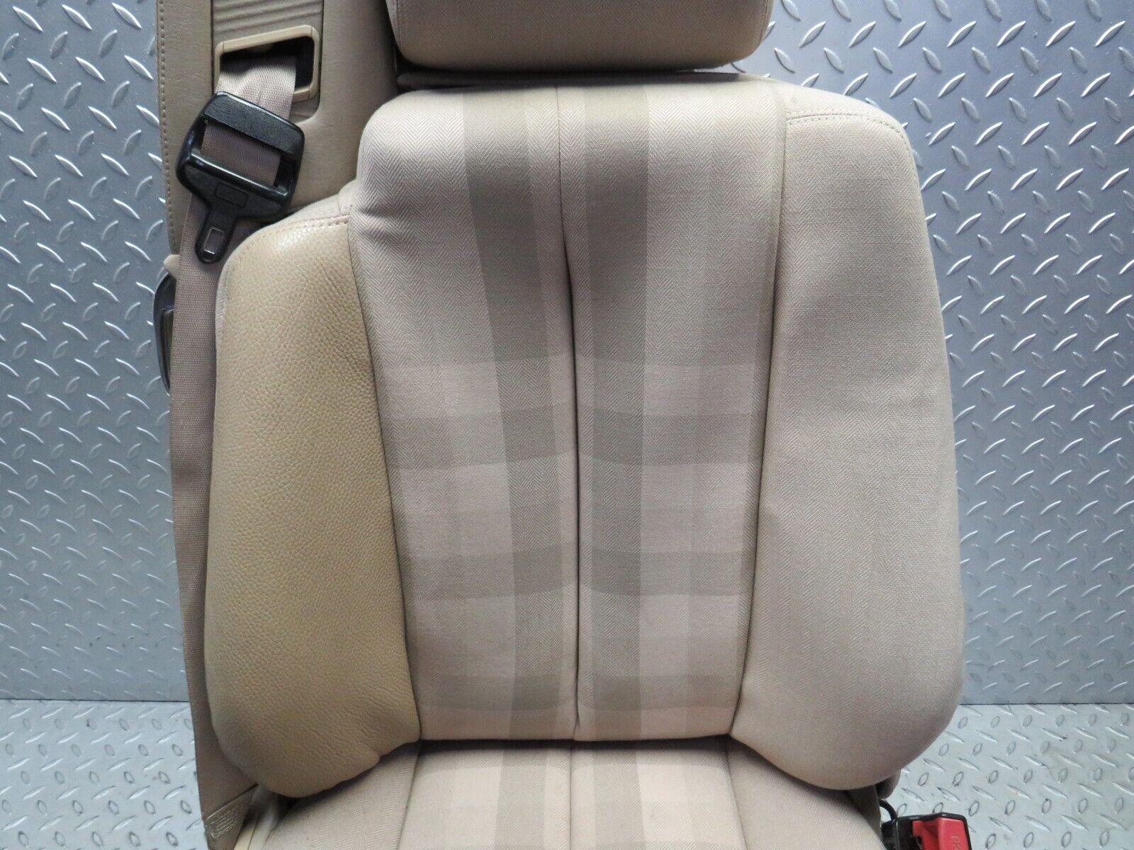 38319 Mercedes-Benz R129 280SL Coupe Electric Front Right Seat Beige
