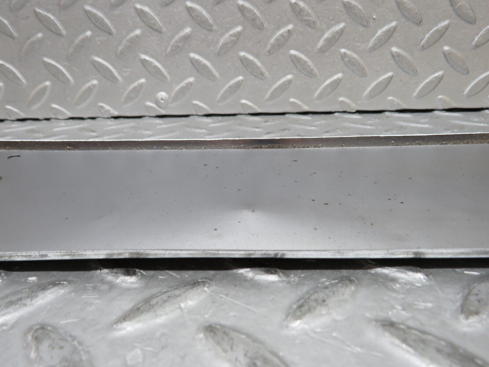 37385 Mercedes-Benz W109 300SEL Rear number Plate Holder Chrome