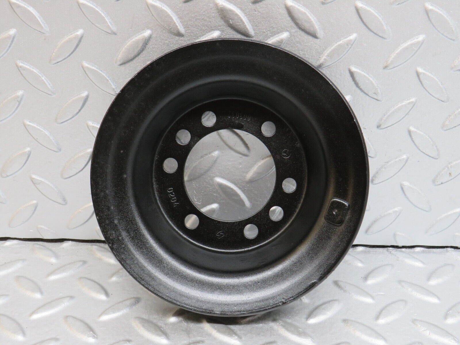 36794 Mercedes-Benz W201 190E 2.0L Crankshaft Pulley 6030320204