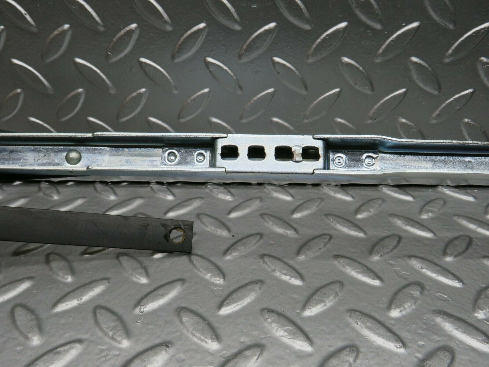 22304 Mercedes-Benz S123 280TE Wagon Front Right Adjusting Handle