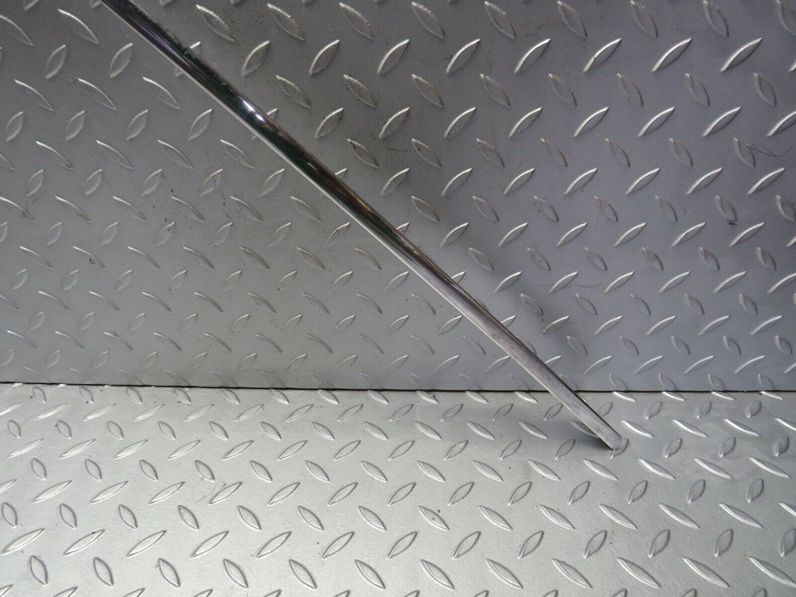 21807 Mercedes-Benz W126 300SE Roof Chrome Trim Right Side