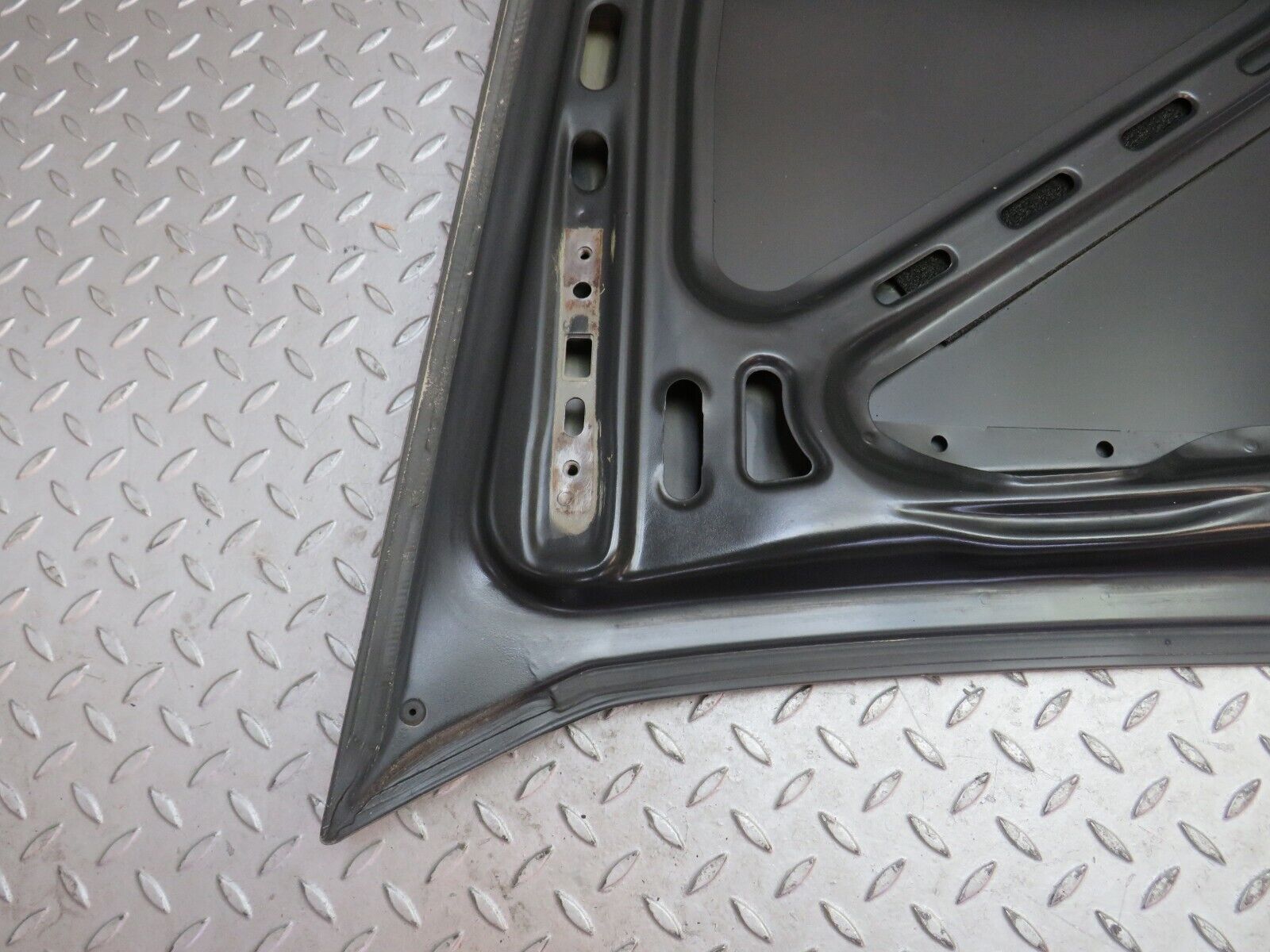 36762 Mercedes-Benz W201 190E 2.0L Boot Lid Trunk Door