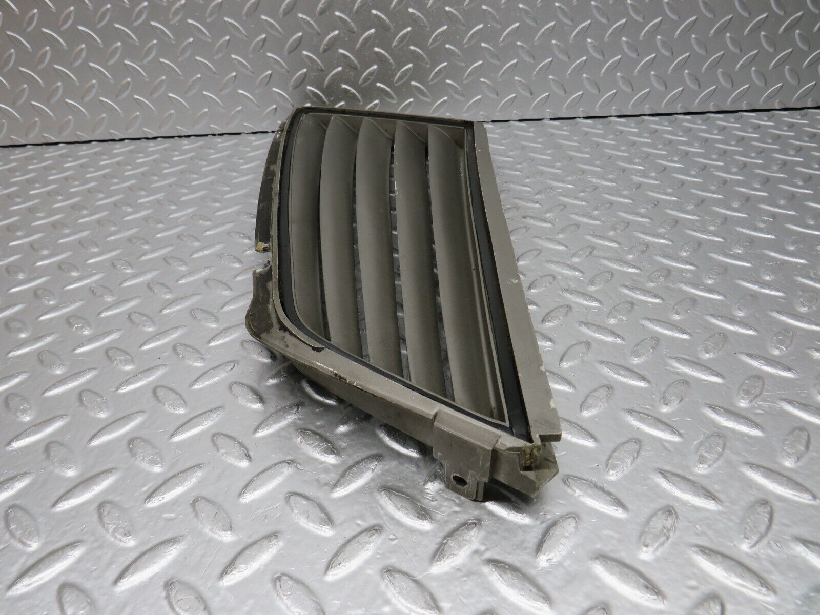 0706 Mercedes-Benz C107 350SLC Coupe Side Window Louvre Rear Left