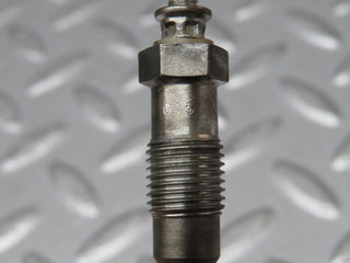 32897 Mercedes-Benz W123 300D Glow Plug Bosch Y-902R 046