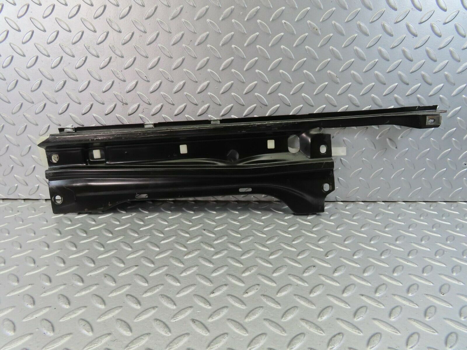 9314 Mercedes-Benz C124 300CE Coupe Rear Window Channel Support Left