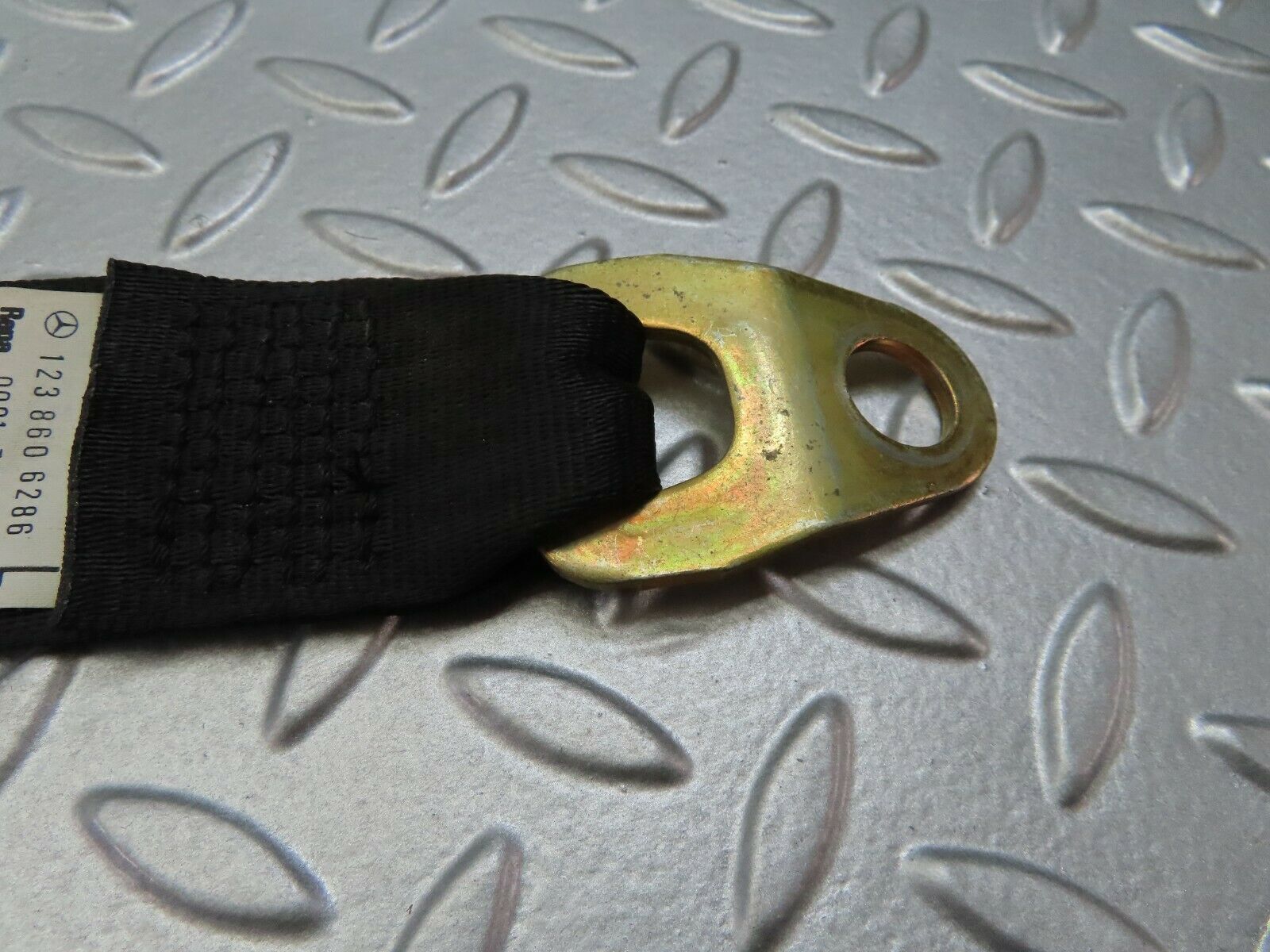7733 Mercedes-Benz S123 230TE Wagon Front Left Seat Belt 1238606286
