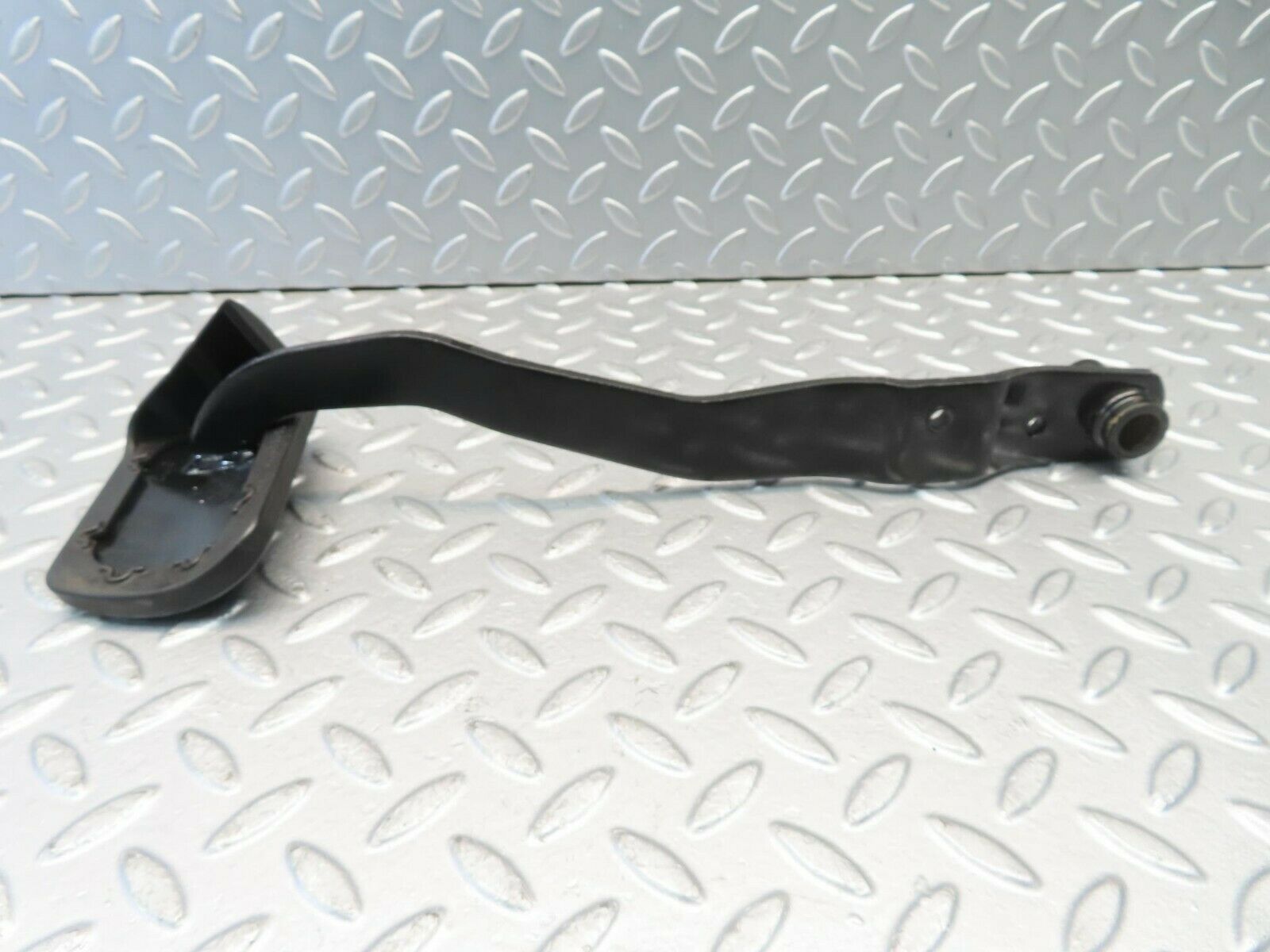 10913 Mercedes-Benz W123 230E Brake Pedal With Rubber