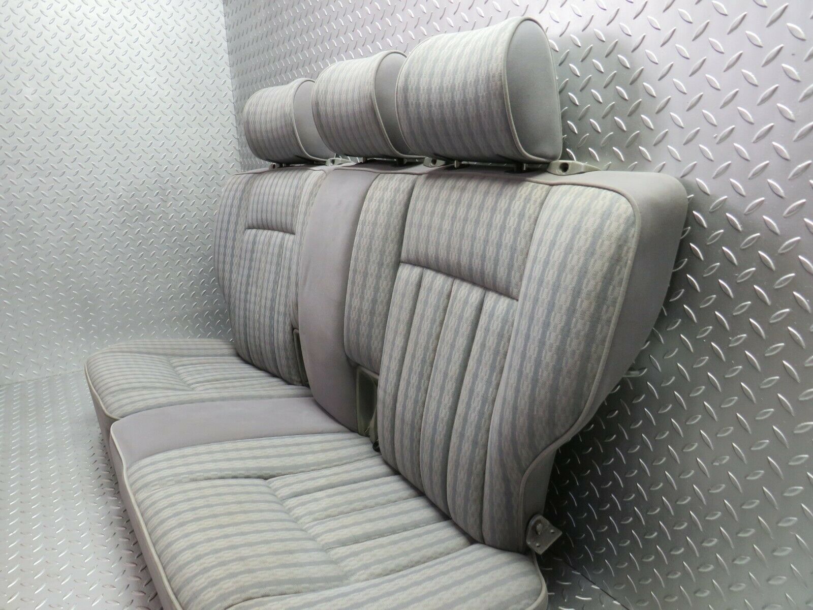 24372 Mercedes-Benz S124 220TE Wagon Rear Seat