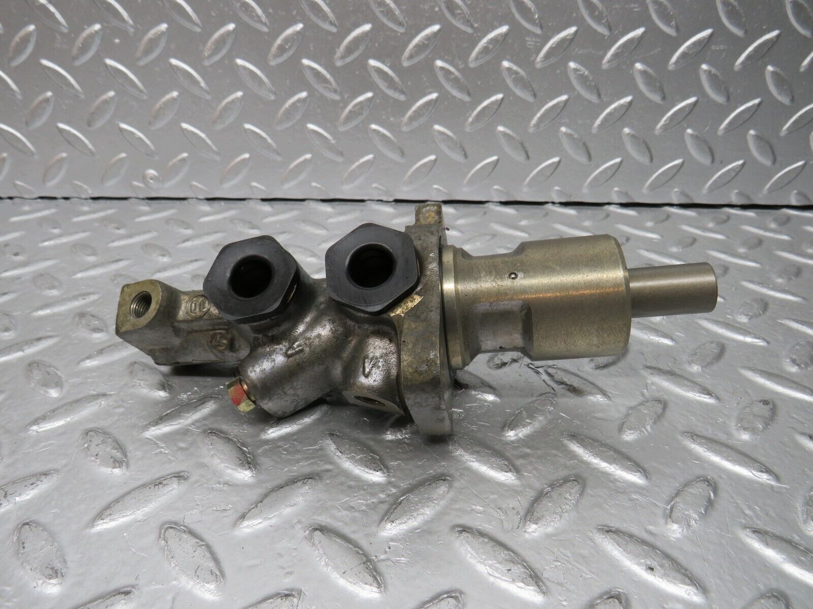 29411 Mercedes-Benz W124 230E Brake Master Cylinder Ate