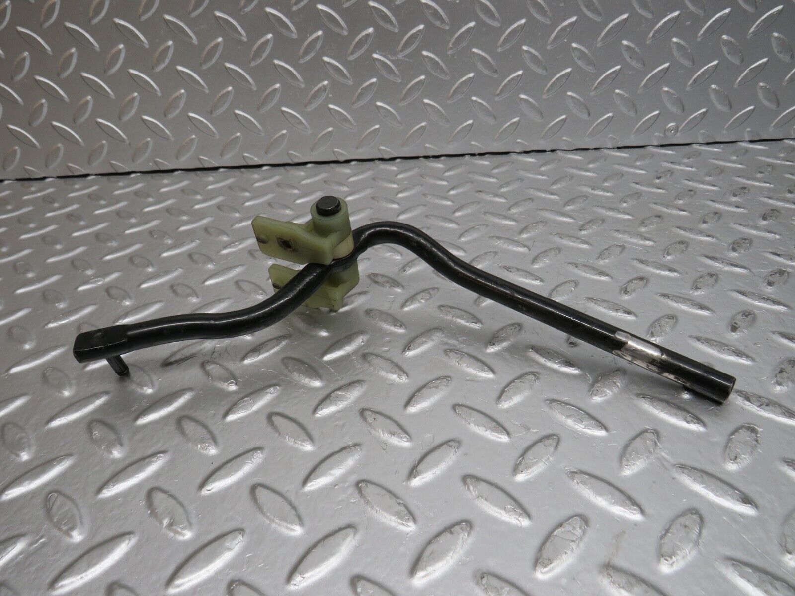32163 Mercedes-Benz W123 230E Accelerator Pedal Linkage
