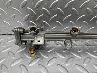 33400 Mercedes-Benz W202 C180 Fuel Injector Rail 11107845