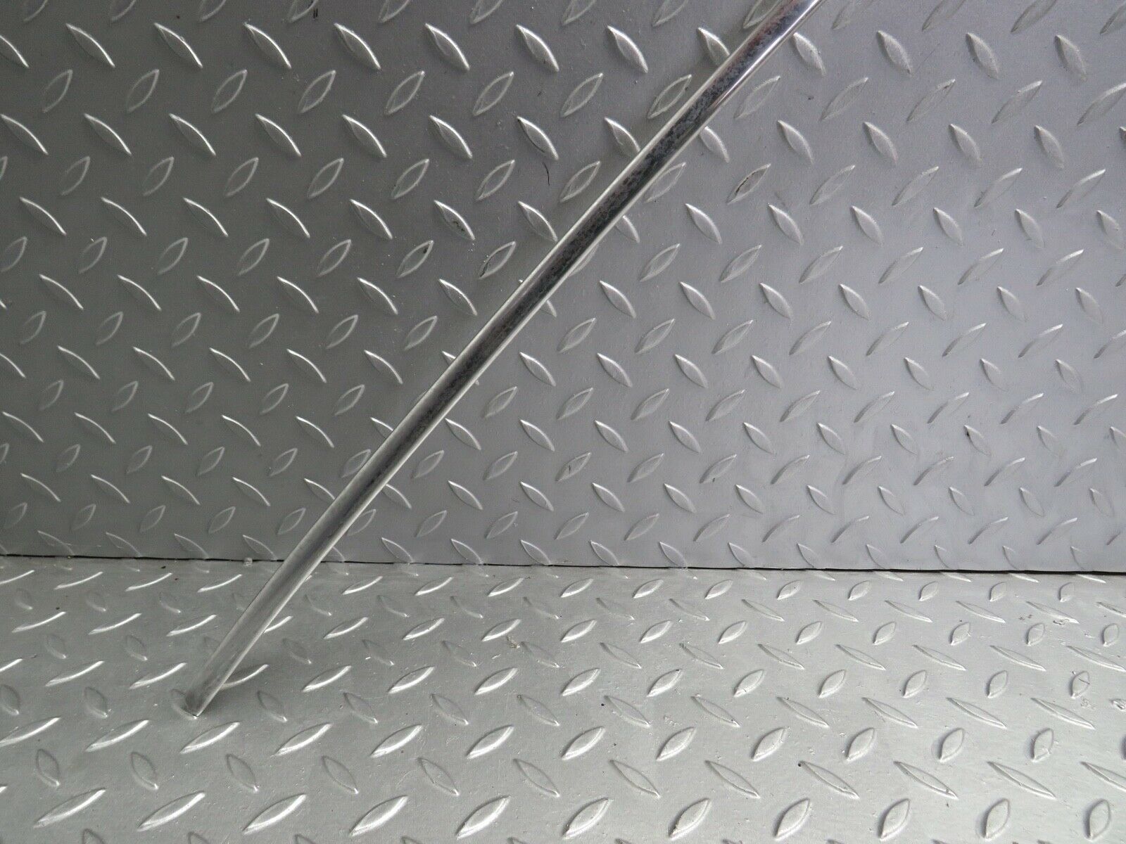 21807 Mercedes-Benz W126 300SE Roof Chrome Trim Right Side