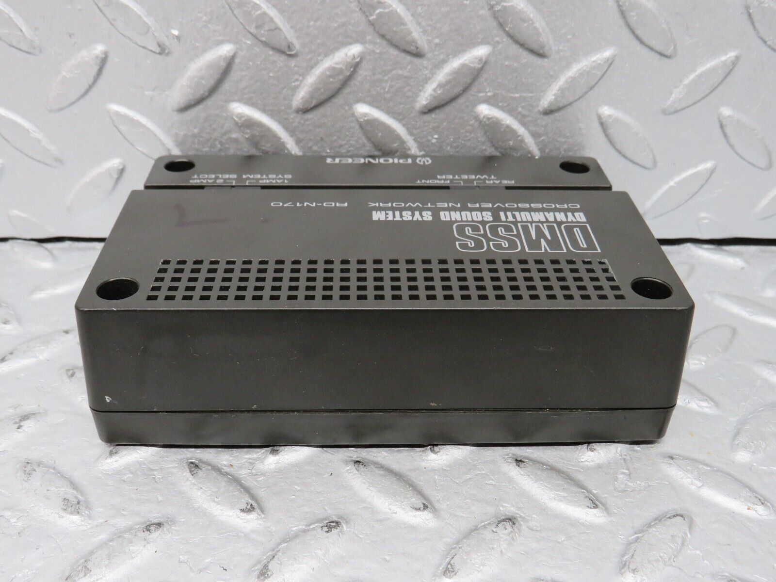 36506 Mercedes-Benz W201 190E 2.0L Dynamulti Sound System PIONEER RD-N170