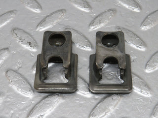 34132 Mercedes-Benz W124 260E Fuel Injector Bracket 2x