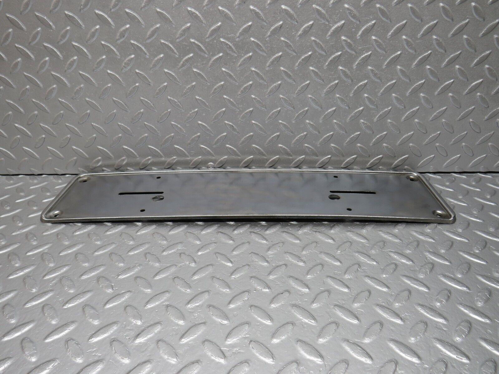 40662 Mercedes-Benz W123 300D Rear Chrome Number Plate Holder