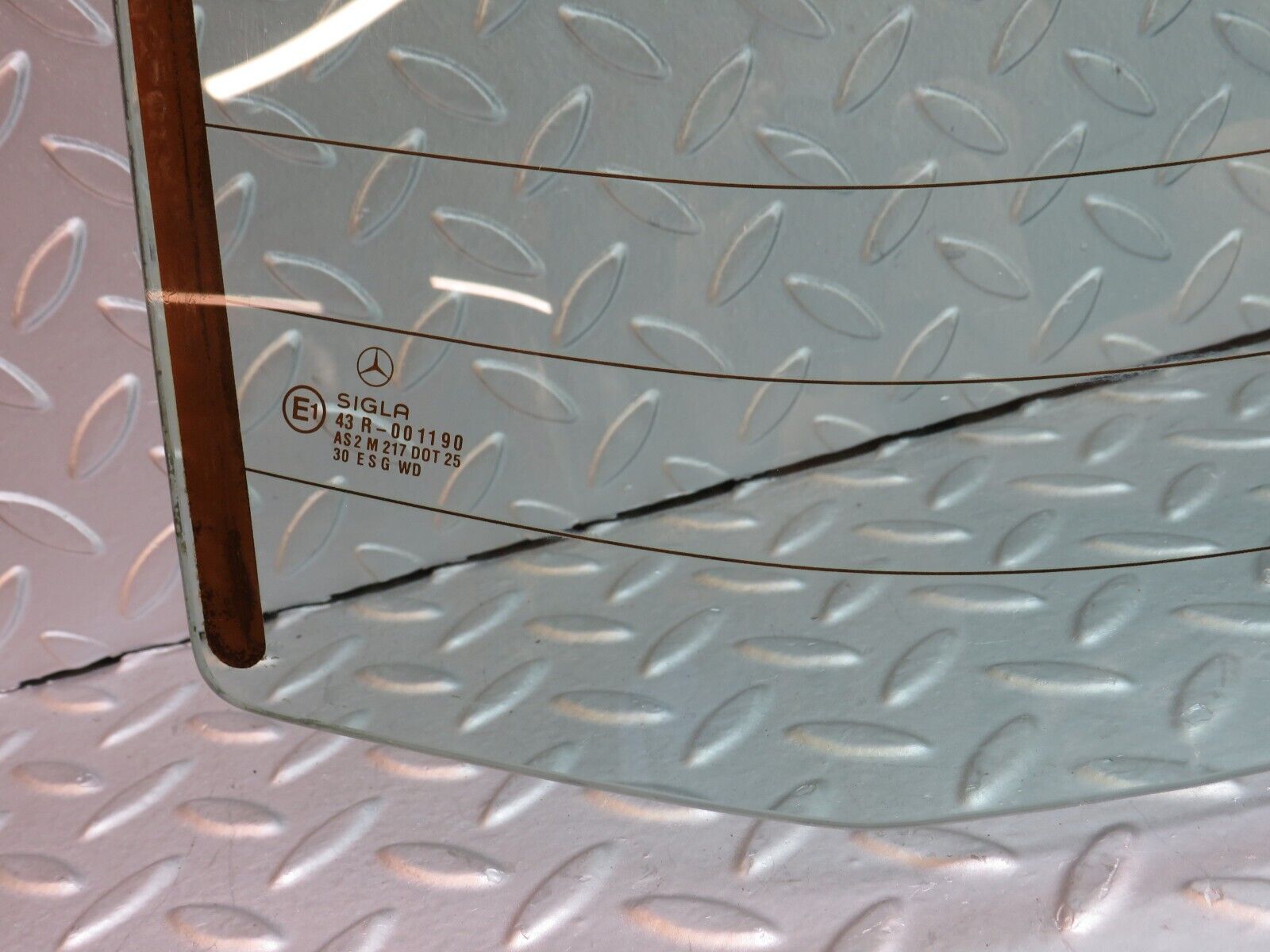 36682 Mercedes-Benz W201 190E 2.0L Rear Heated Windscreen Glass