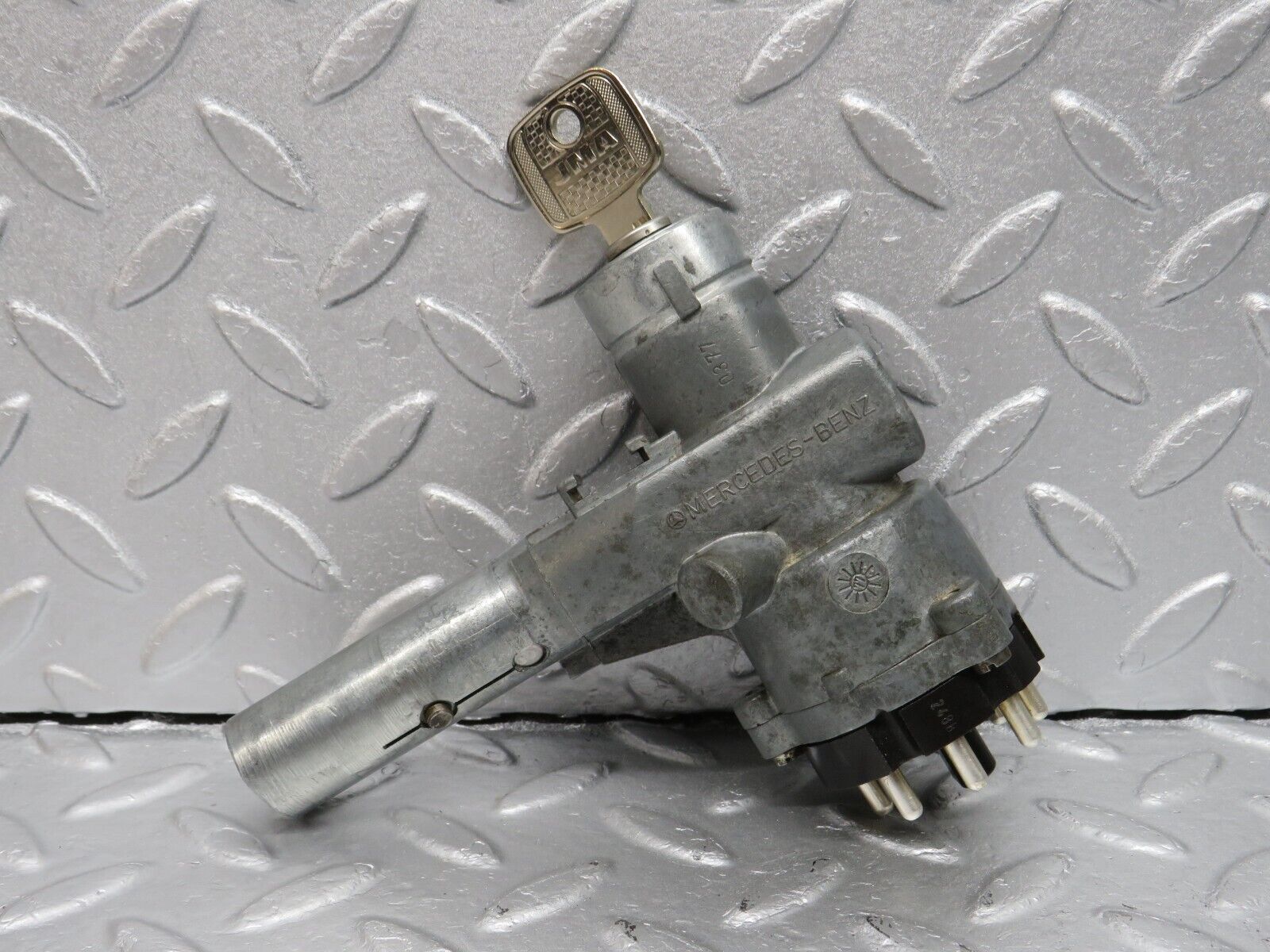 40166 Mercedes-Benz R107 350SL Steering Lock Ignition Switch With Key