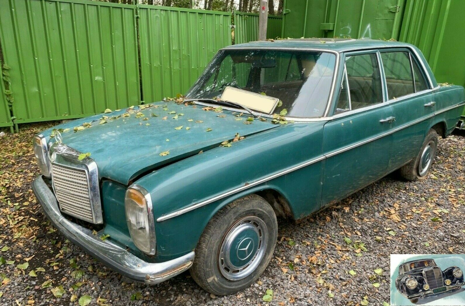 7964 Mercedes-Benz W115 220D Rear Windscreen