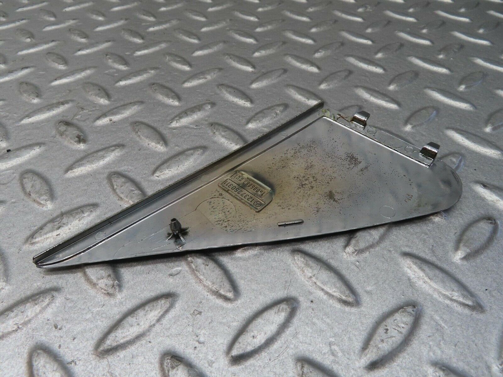 13620 Mercedes-Benz W123 200 Mirror Triangle Cover Left Side 1237250311