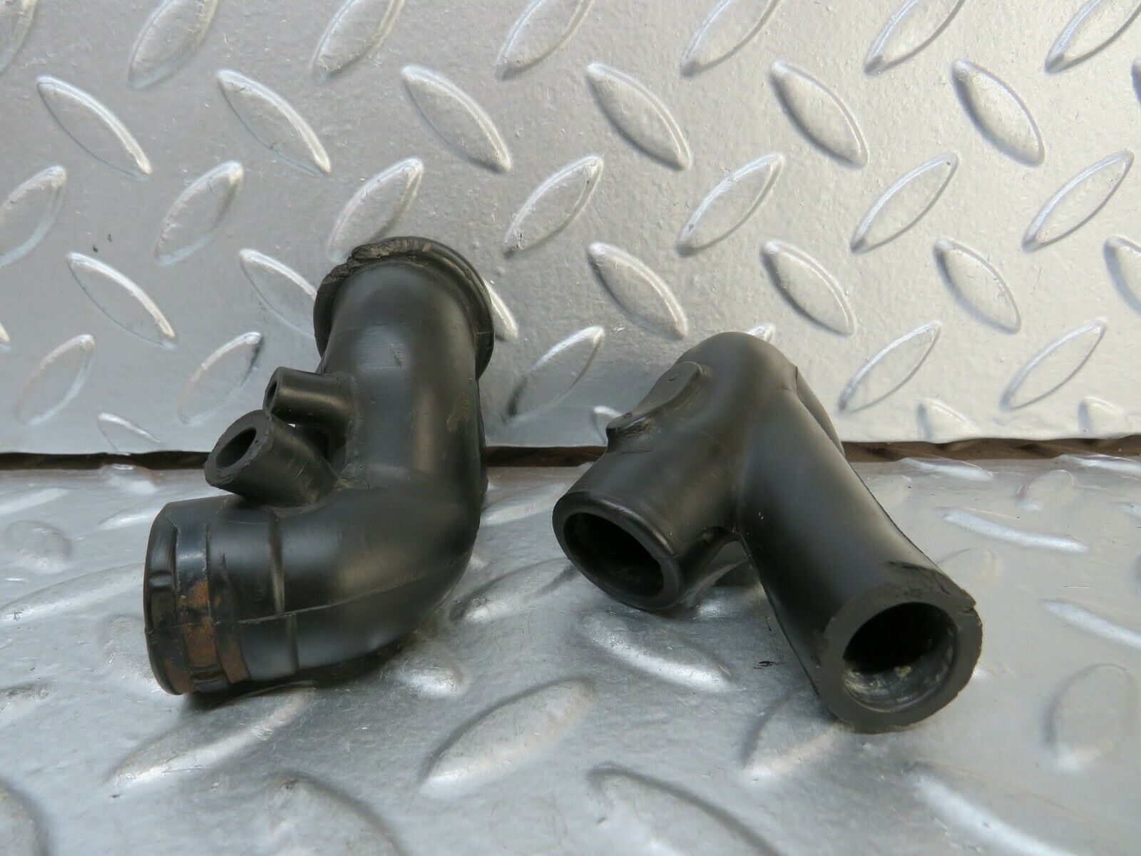 23860 Mercedes-Benz C107 450SLC Crankcase Breather Hose 1160940282 1000941191