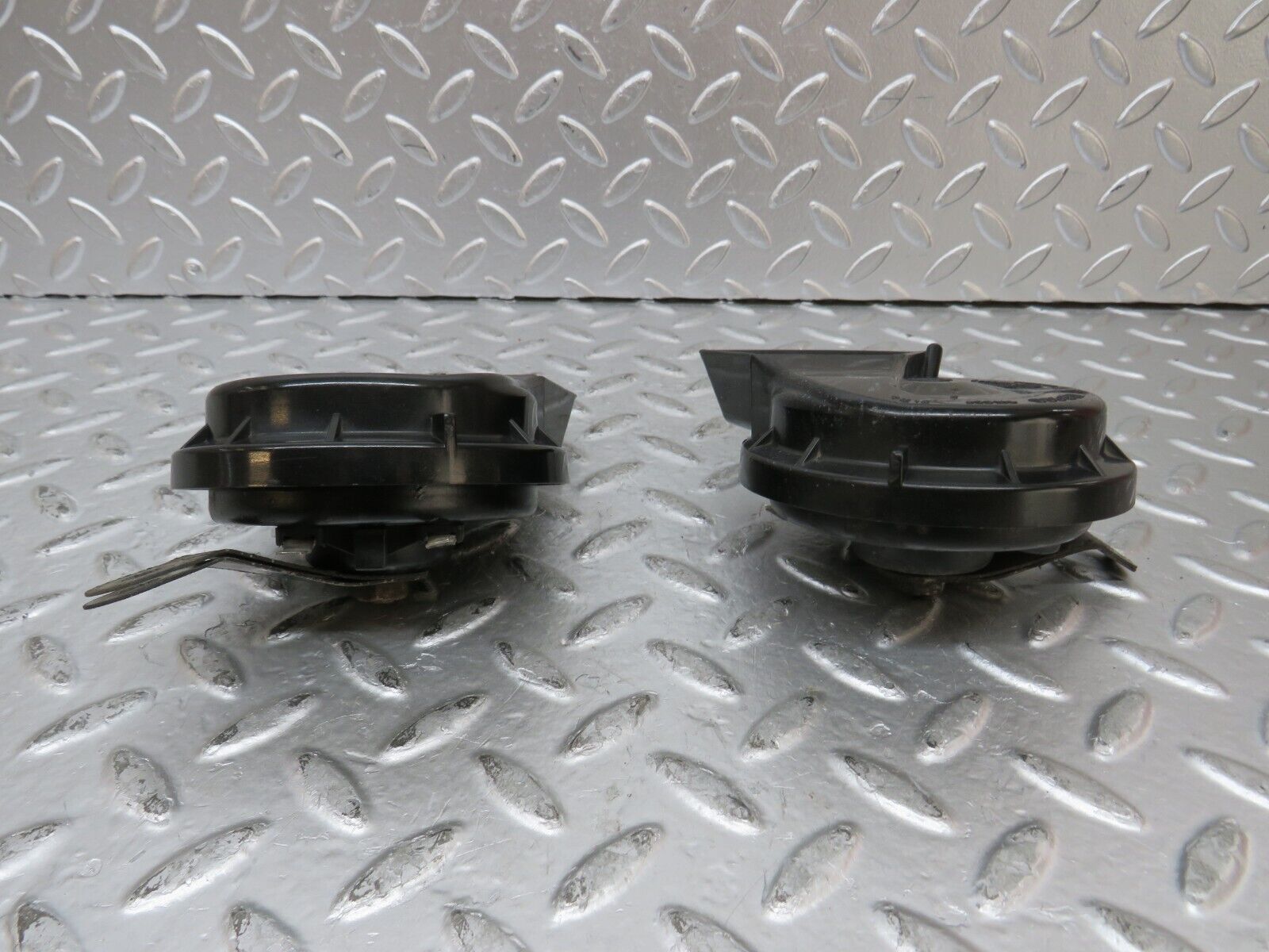 26418 Mercedes-Benz C124 220CE Coupe Horn Hella Pair 006812