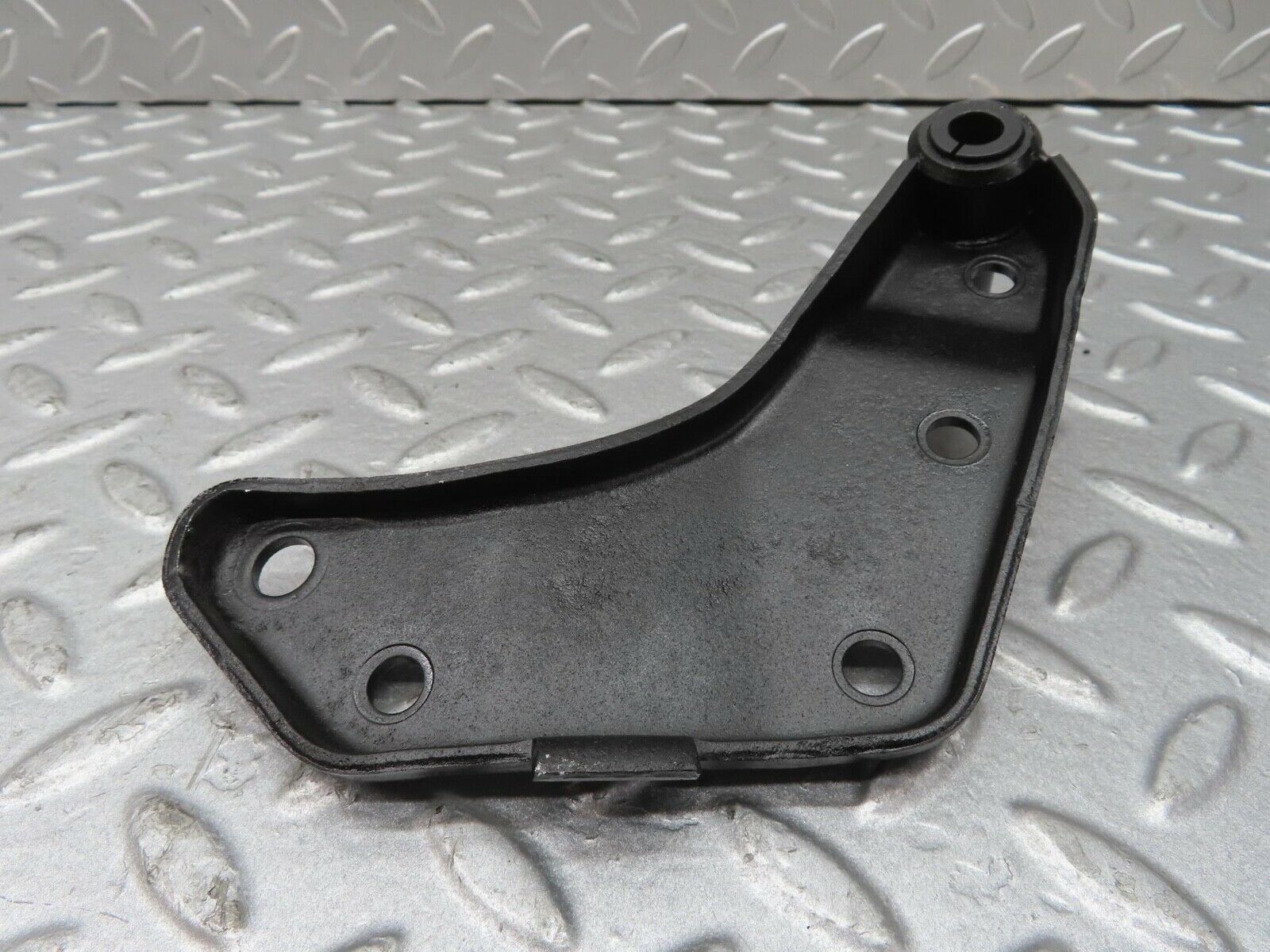 13631 Mercedes-Benz W123 200 Alternator Generator Bracket